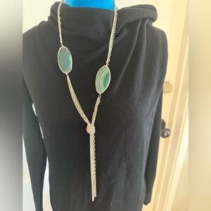Elegant Silver and Green Agate Pendant Necklace